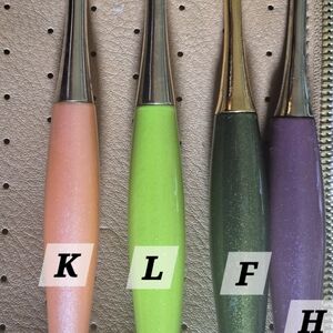 Enjoy This Elgant And Colorful  Furls Oddesy Discontinued Crochett Needles.